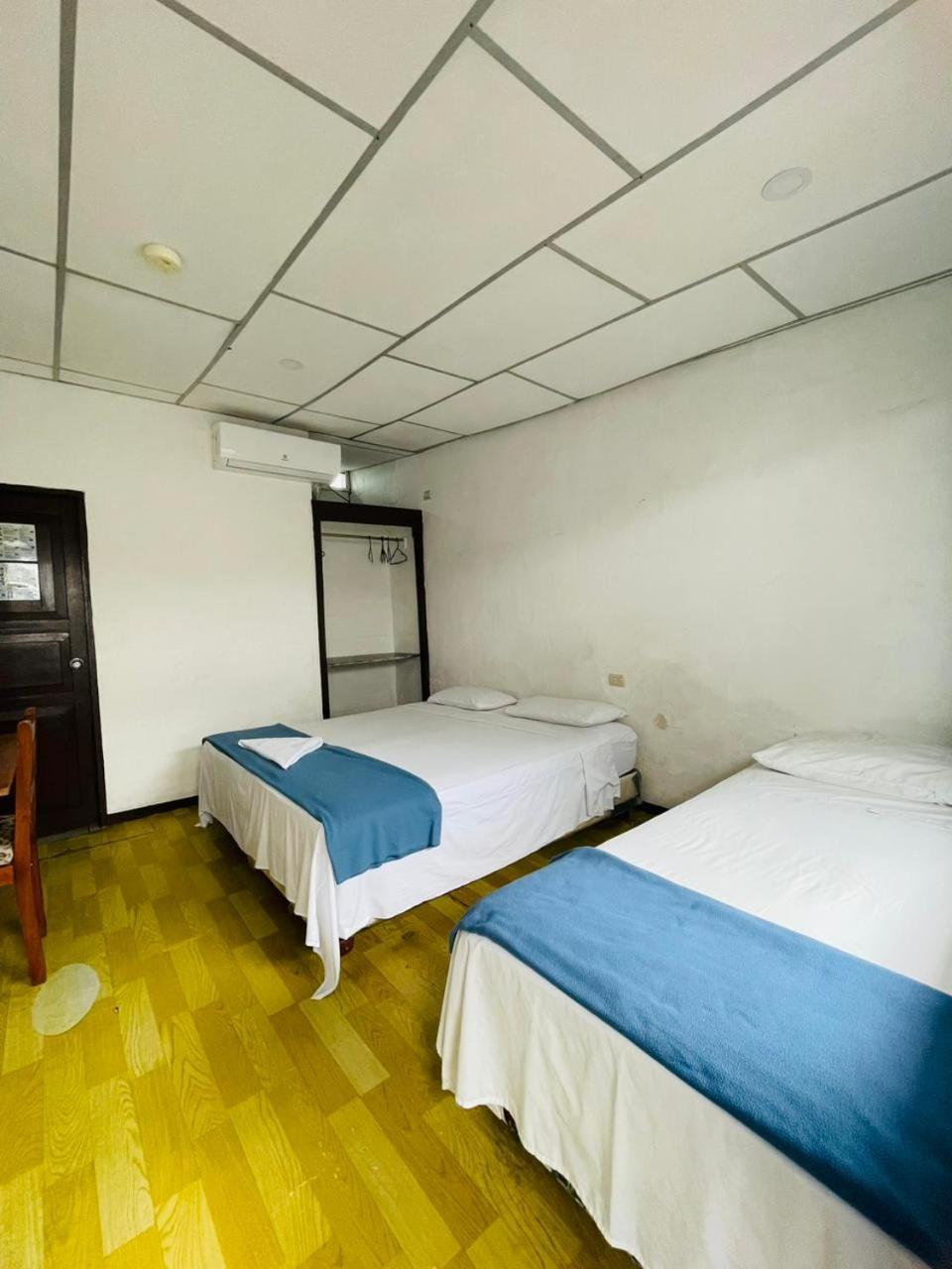 Hostal Darwin Puerto Ayora  Exterior foto